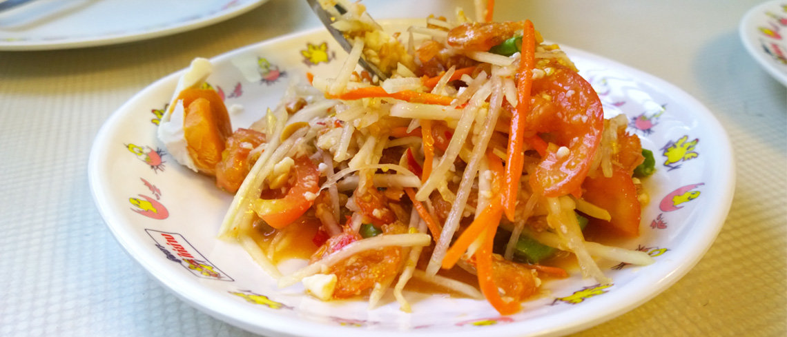 som tam food for holiday in thailand