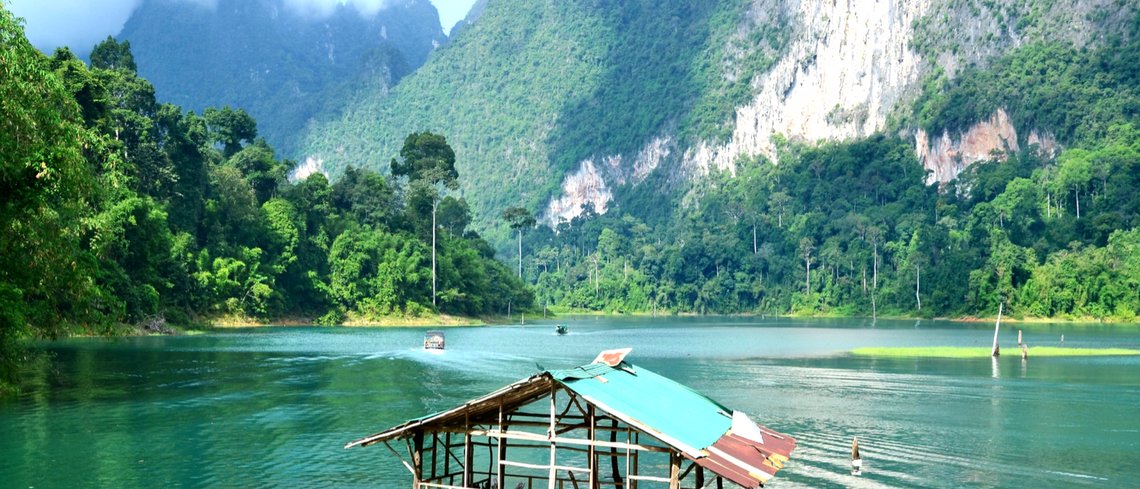 travel to the Khao Sok National Park in Surat Thailand