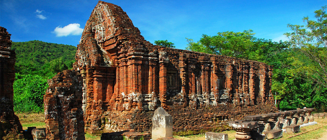 ten hot experiences in vietnam - my son temple